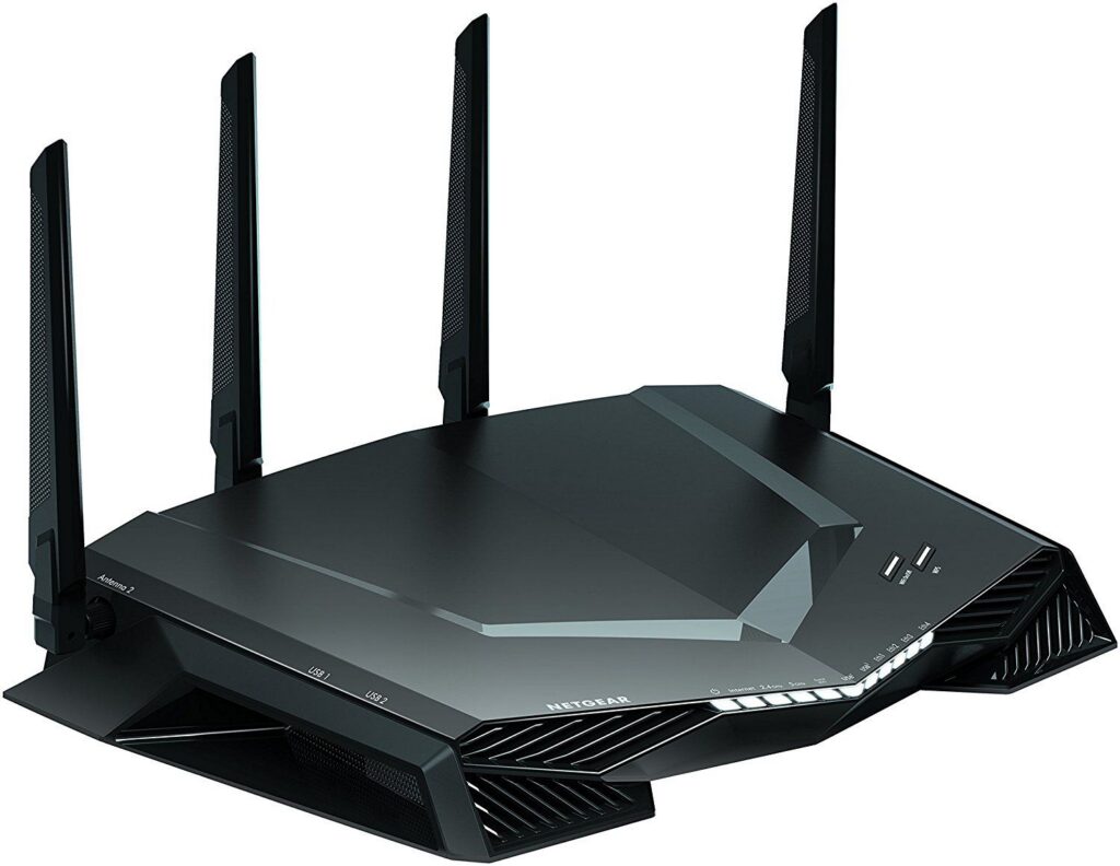 Advanced wireless router with multiple antennas designed for high-speed internet and wide coverage